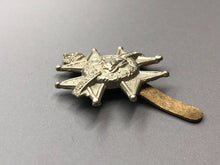 Load image into Gallery viewer, Original WW2 British Army Notts &amp; Derby Regiment Cap Badge
