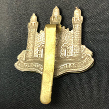 Lade das Bild in den Galerie-Viewer, Original WW2 British Army Cap Badge - Cambridgeshire Regiment - The Militaria Shop
