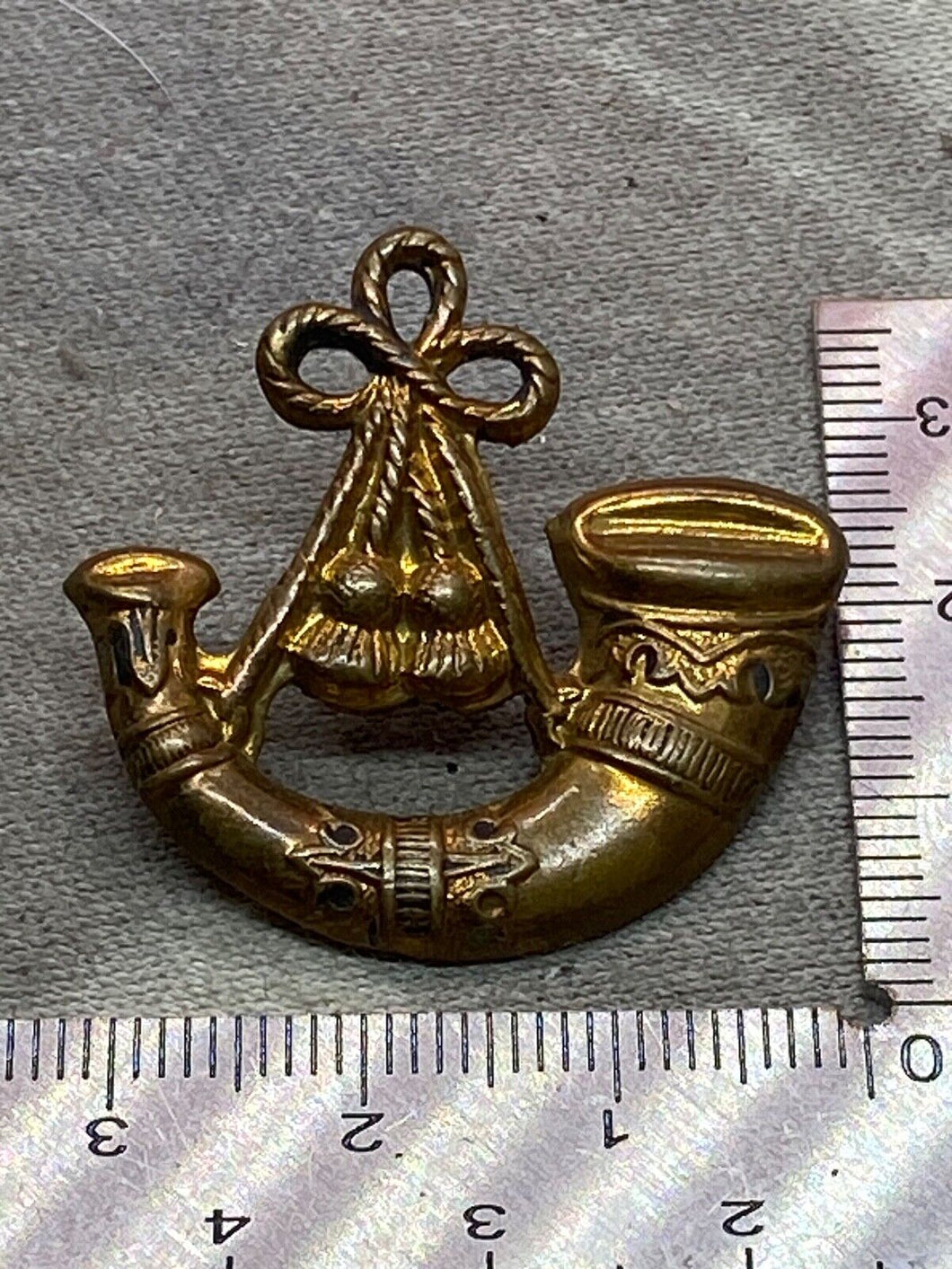 Original British Army WW1 / WW2 Light Infantry Collar Badge