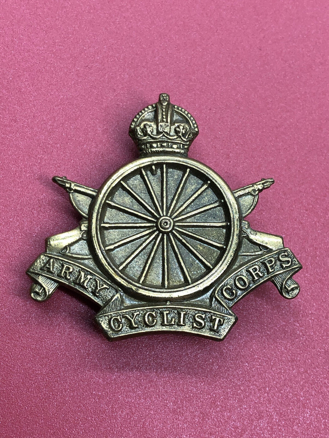 Original WW1 British Army Army Cyclist Corps Non Voided Cap Badge