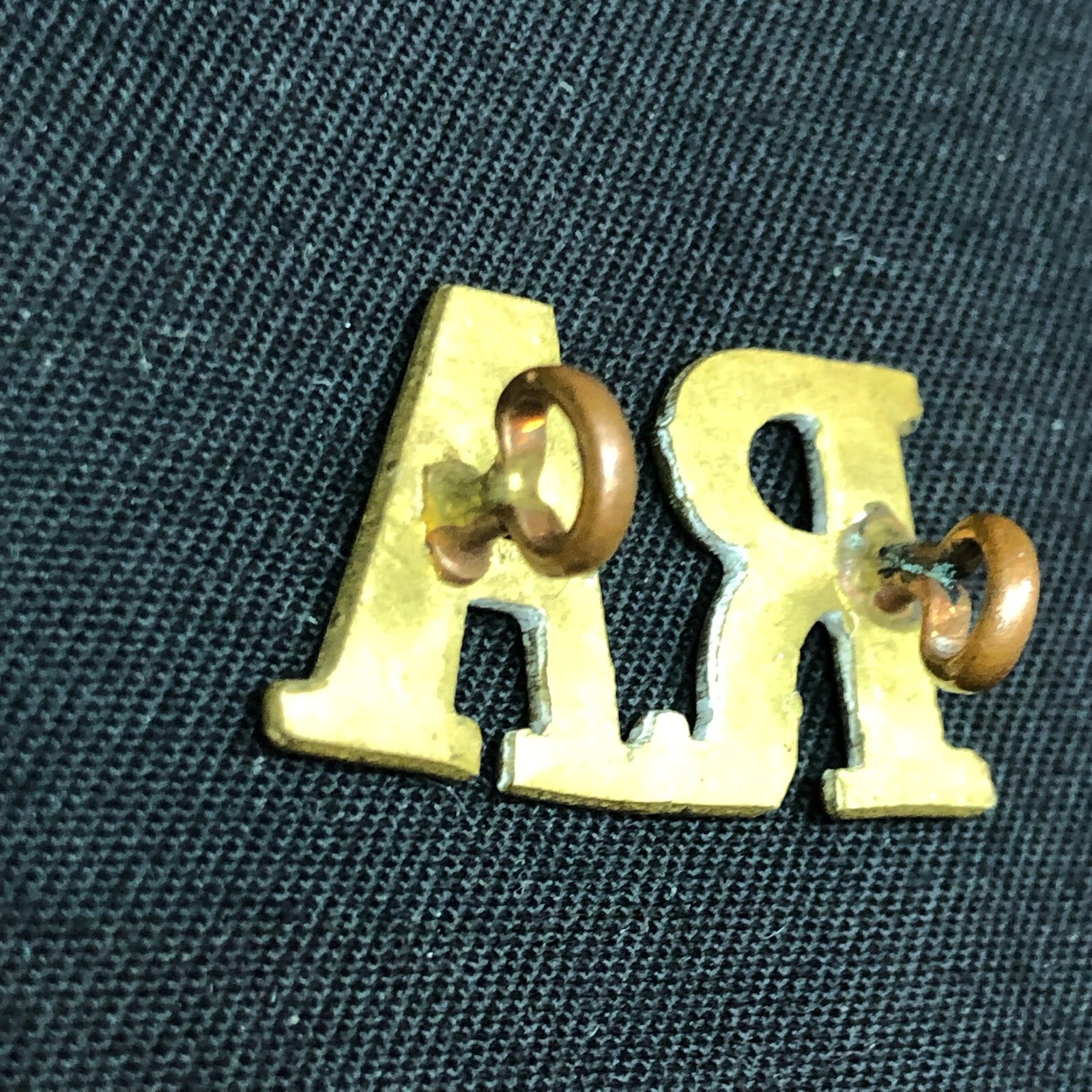 Original WW1/WW2 British Army RA Royal Artillery Shoulder Title - The Militaria Shop