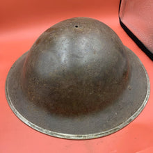 Lade das Bild in den Galerie-Viewer, Original WW2 British Army Mk2 Brodie Combat Helmet - South African Made
