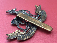 Lade das Bild in den Galerie-Viewer, Original WW2 British Army Kings Crown Cap Badge - Royal Warwickshire
