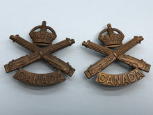 Load image into Gallery viewer, Canadian Army Machine Gun Corps Cap Badge - &quot;JR GAUNT&quot;
