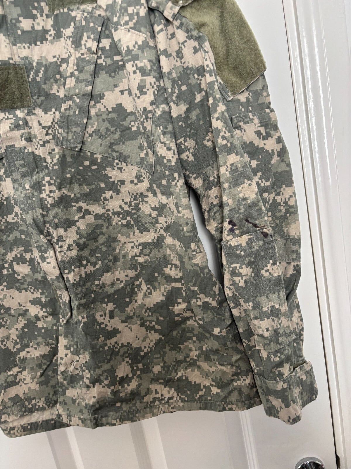 Surplus US Army ACU Combat Uniform Jacket -Size Medium-Long - The Militaria Shop