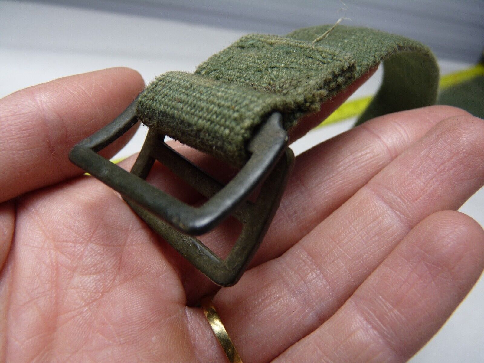 Original WW2 British Army 44 Pattern Shoulder / Extended Equipment Strap - 1945 - The Militaria Shop