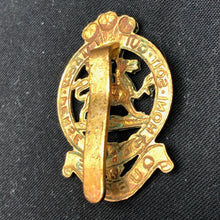 Load image into Gallery viewer, Genuine British Army Cap Badge - Queen&#39;s Regiment - The Militaria Shop
