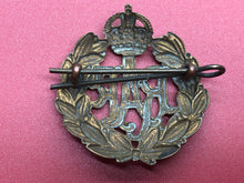 Lade das Bild in den Galerie-Viewer, Original WW2 British RAF Royal Air Force Cap Badge
