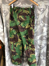 Charger l&#39;image dans la galerie, Genuine British Army DPM Camouflaged Tropical Trousers - 72/76/82
