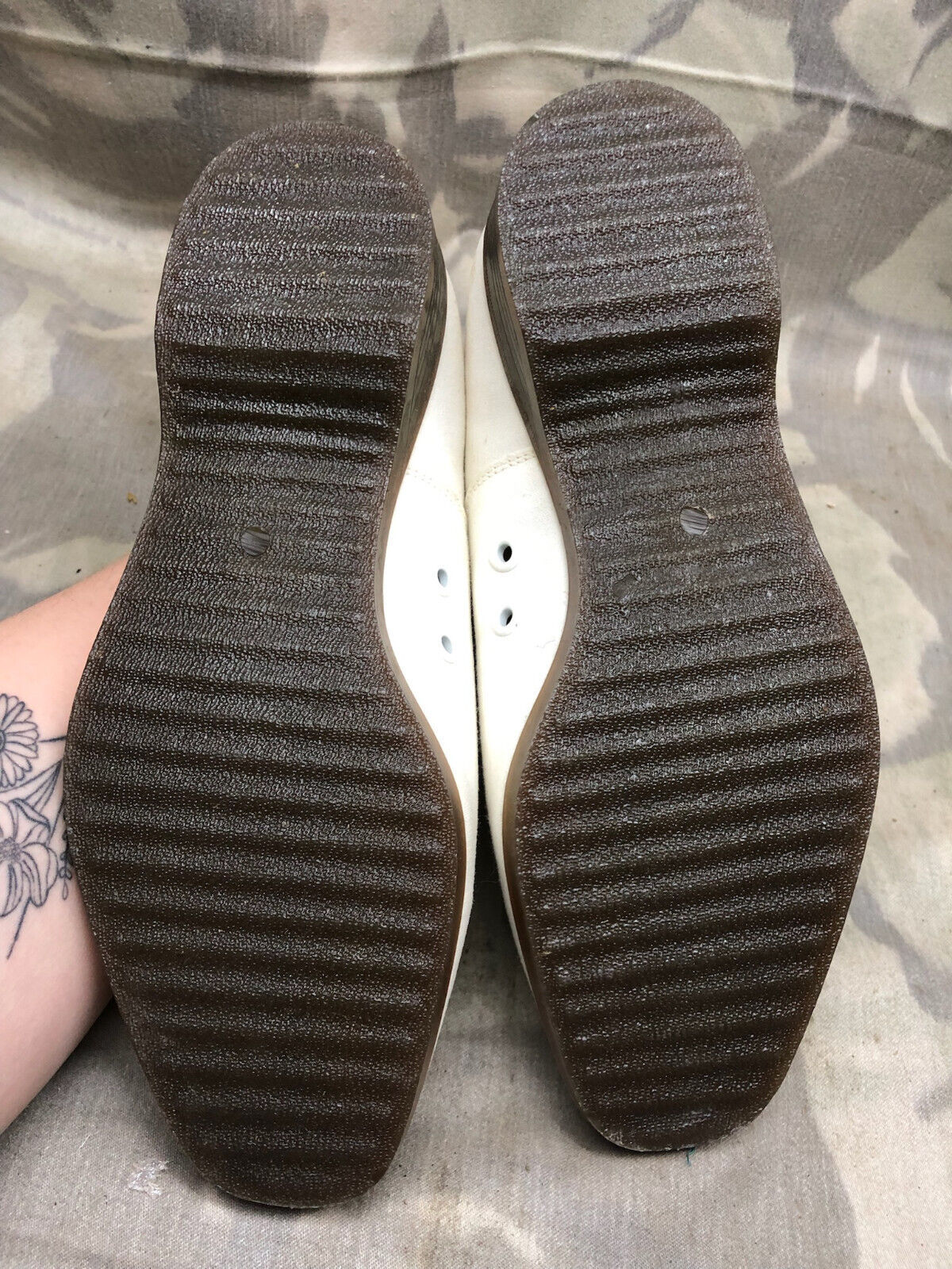 Genuine British Army Women's White Summer Shoes - WW2 Pattern - Size UK 6 M - The Militaria Shop