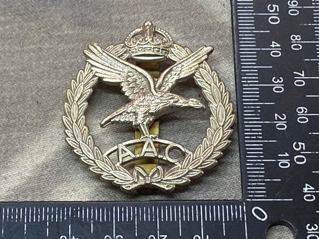 Original WW2 British Army - Army Air Corps Cap Badge