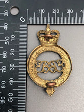 Charger l&#39;image dans la galerie, Genuine British Army Grenadier Guards Cap Badge
