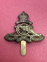 Load image into Gallery viewer, Original WW2 British Army Royal Artiller Beret / Side Cap Badge
