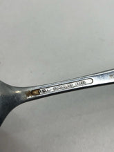 Lade das Bild in den Galerie-Viewer, Original British Army Officers Mess Spoon - Vietnam War - 1965 Dated
