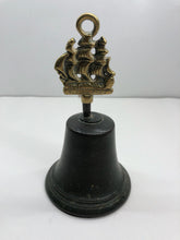 Charger l&#39;image dans la galerie, Original WW1 British Navy HMS Victory Trench Art Bronze Bell
