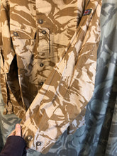 Load image into Gallery viewer, Genuine British Army Desert DPM Camouflafed Tropical Jacket - Size 42&quot; Chest

