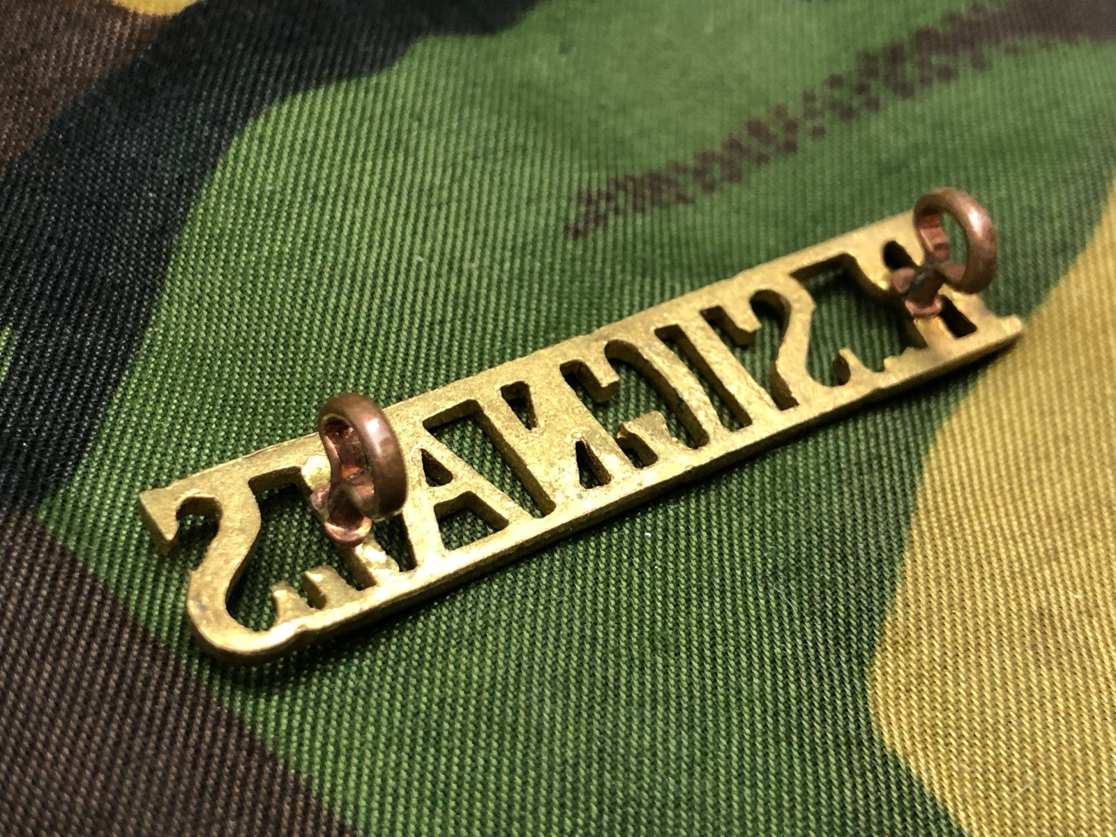 Genuine British Army WW2 Brass Shoulder Title - Royal Signals - The Militaria Shop