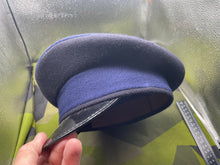Lade das Bild in den Galerie-Viewer, Original British Army / Prison Officer&#39;s / Police Peaked Cap - Size 55cm - The Militaria Shop

