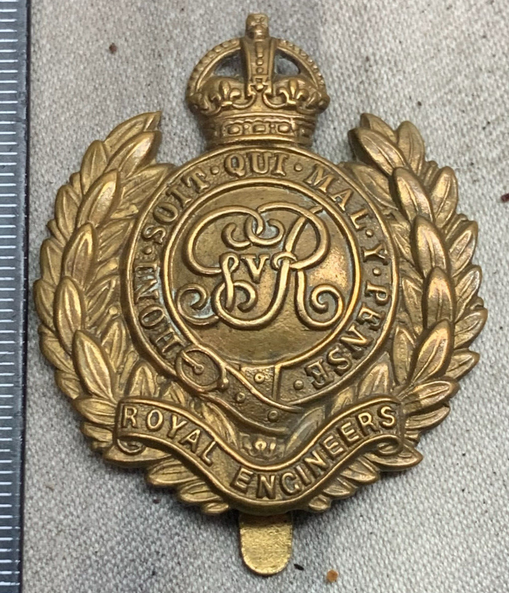 Original WW2 British Army GV Royal Engineers Cap Badge