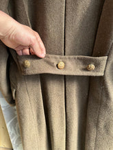 Lade das Bild in den Galerie-Viewer, Original WW2 Canadian Army Officers Warrant Officer WO2 Greatcoat - 38&quot; Chest
