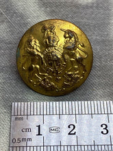 Lade das Bild in den Galerie-Viewer, Original WW1 / WW2 British Army General Service Gilt Metal Button Brooch
