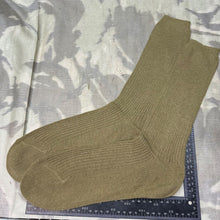 Lade das Bild in den Galerie-Viewer, Originale, khakifarbene Wollsocken für Offiziere der Britischen Armee aus dem 2. Weltkrieg, neu und aus altem Lagerbestand, verschiedene Größen 
