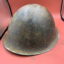 Charger l&#39;image dans la galerie, Original British / Canadian Army WW2 Soldiers Military Combat Mk3 Turtle Helmet
