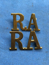 Load image into Gallery viewer, Original WW1 / WW2 British Army Royal Artillery RA Brass Shoulder Titles Pair
