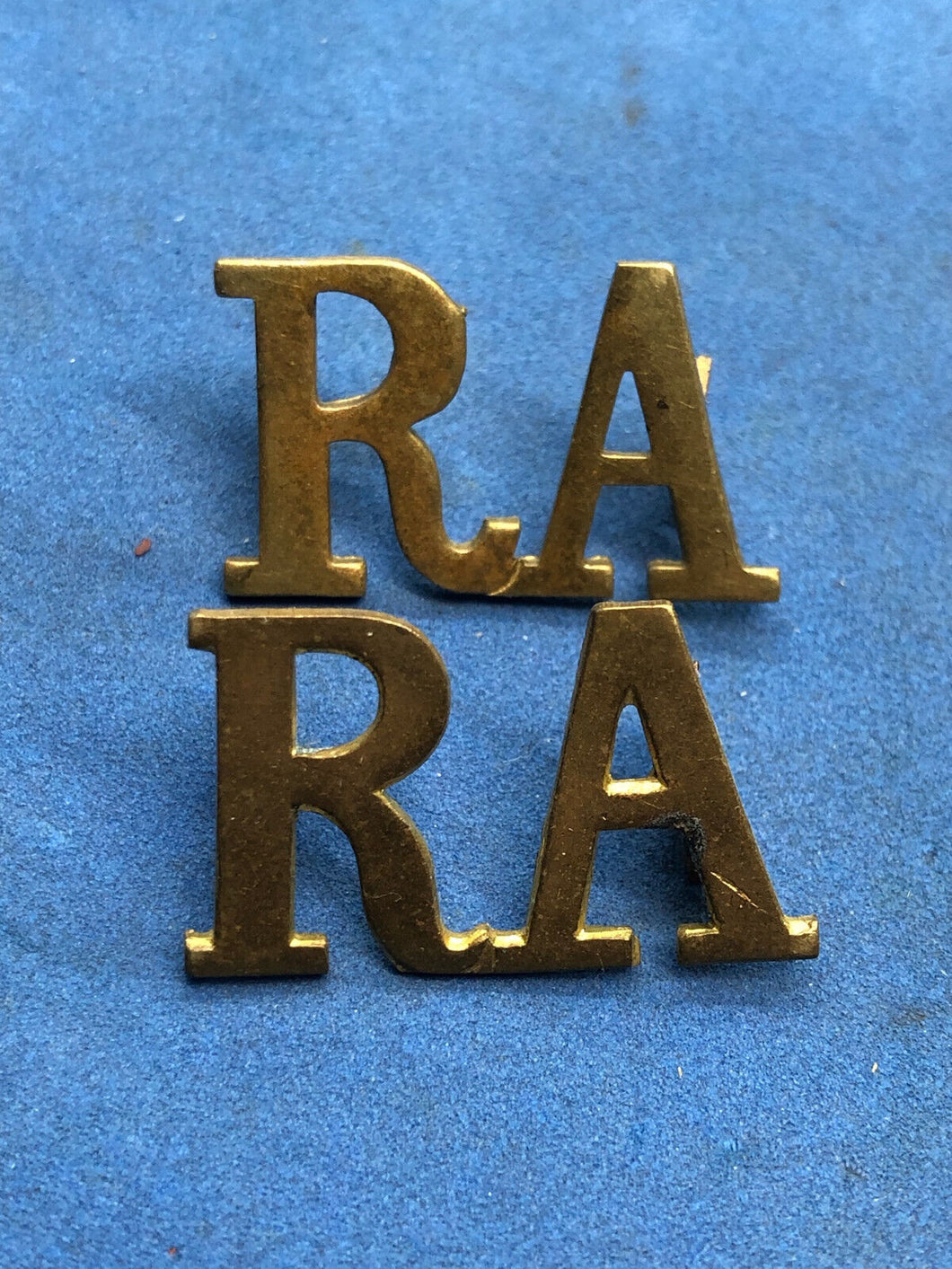 Original WW1 / WW2 British Army Royal Artillery RA Brass Shoulder Titles Pair