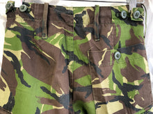 Charger l&#39;image dans la galerie, Vintage British Army DPM Lightweight Combat Trousers - Size 75/68/84
