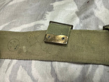 Charger l&#39;image dans la galerie, Original WW1 British Army 1908 08 Pattern Webbing Belt - 1924 Dated - 42&quot; Waist
