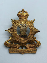 Load image into Gallery viewer, Genuine WW2 Royal Regiment of Canada Cap Badge - Kings Crown
