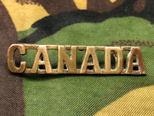 Load image into Gallery viewer, Genuine Canadian Army WW1 Brass Shoulder Title - CANADA - The Militaria Shop
