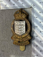 Load image into Gallery viewer, Original WW1 / WW2 British Army Royal Army Ordnance Corps Cap Badge
