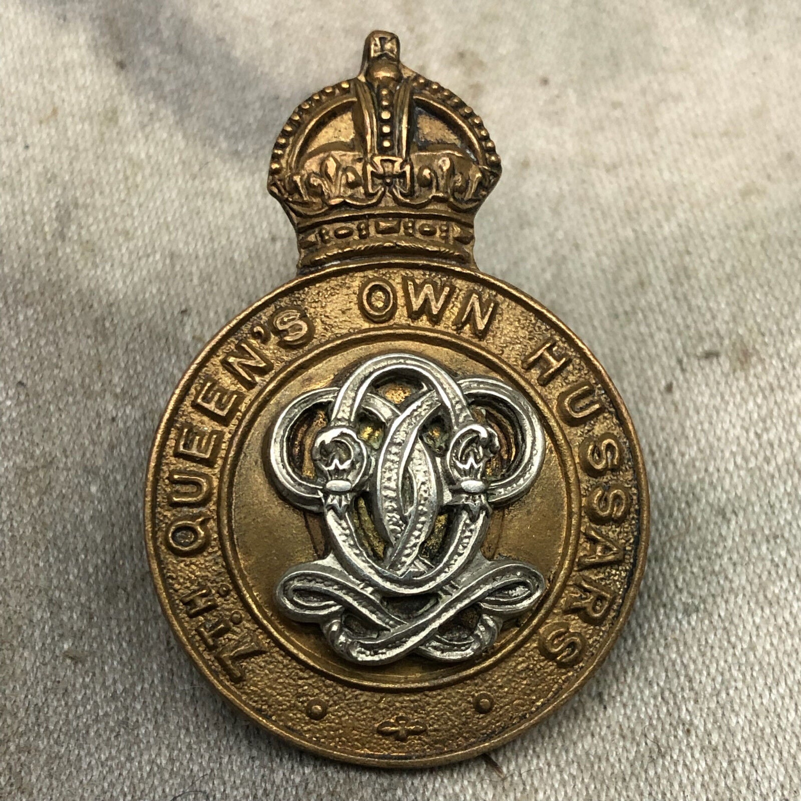 Original WW2 British Army 7th Queen's Own Hussars Cap Badge - The Militaria Shop