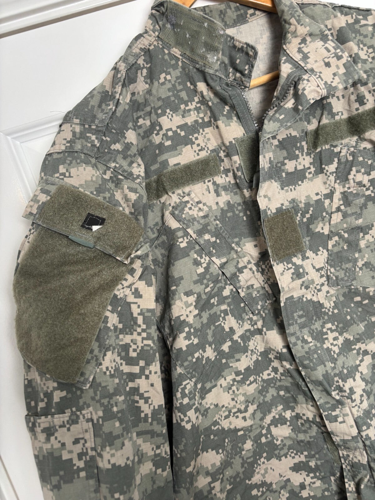 Surplus US Army ACU Combat Uniform Jacket -Size Medium-Long - The Militaria Shop