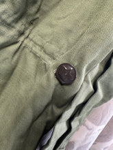 Charger l&#39;image dans la galerie, Original Bulgarian Army Soviet Era Olive Green Combat Shirt - Star Buttons - 44&quot;

