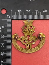 Charger l&#39;image dans la galerie, Original WW2 Canadian Army 4th Princess Louise Dragoon Guards Cap Badge
