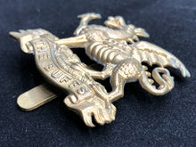 Charger l&#39;image dans la galerie, Original WW2 British Army Buffs (Royal East Kent Regiment) Cap Badge
