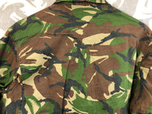 Load image into Gallery viewer, Genuine British Army DPM Camouflaged Combat Jacket Smock - 160/96
