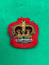 Charger l&#39;image dans la galerie, Genuine British Army Red Backed Rank Crown - Embroidered Bullion Badge
