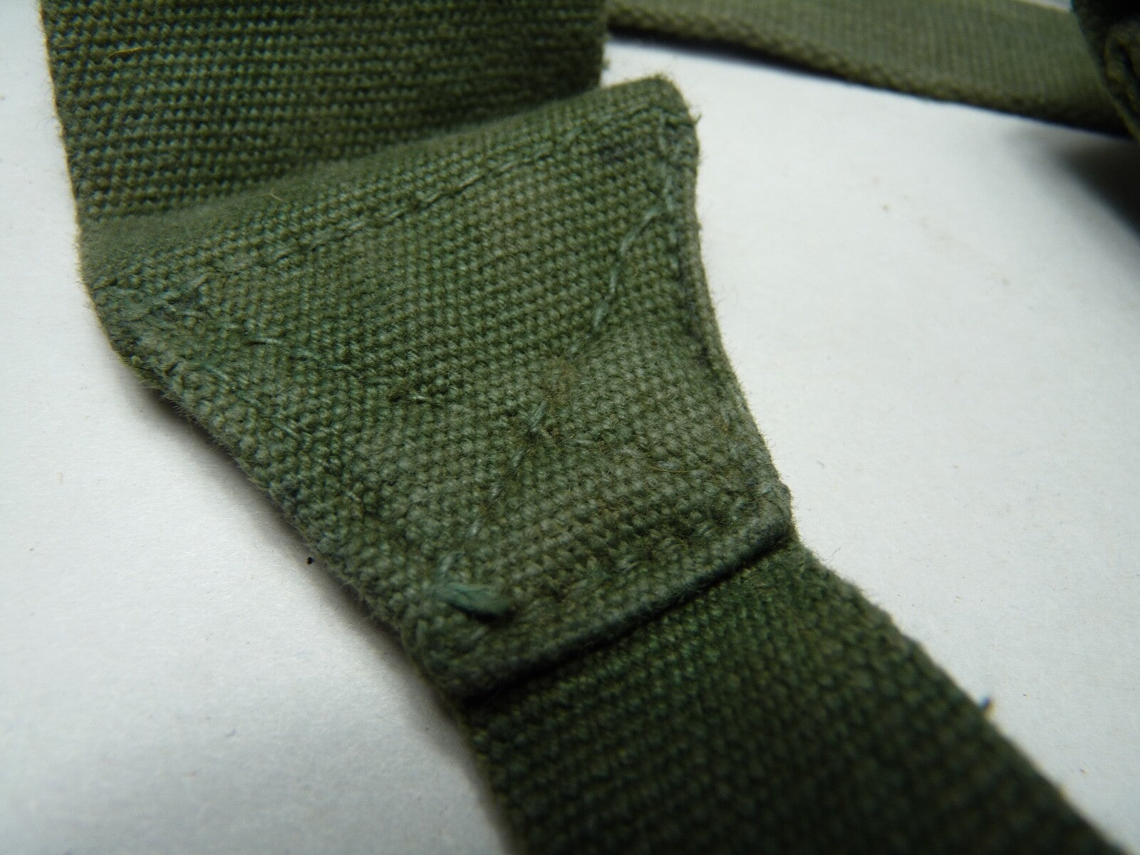 Original WW2 British Army 44 Pattern Shoulder / Extended Equipment Strap - 1945 - The Militaria Shop