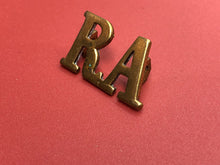 Load image into Gallery viewer, Original WW1/WW2 British Army Royal Artillery Shoulder Title
