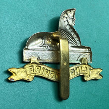 Load image into Gallery viewer, Original British Army Cap Badge - The Lincolnshire Regiment
