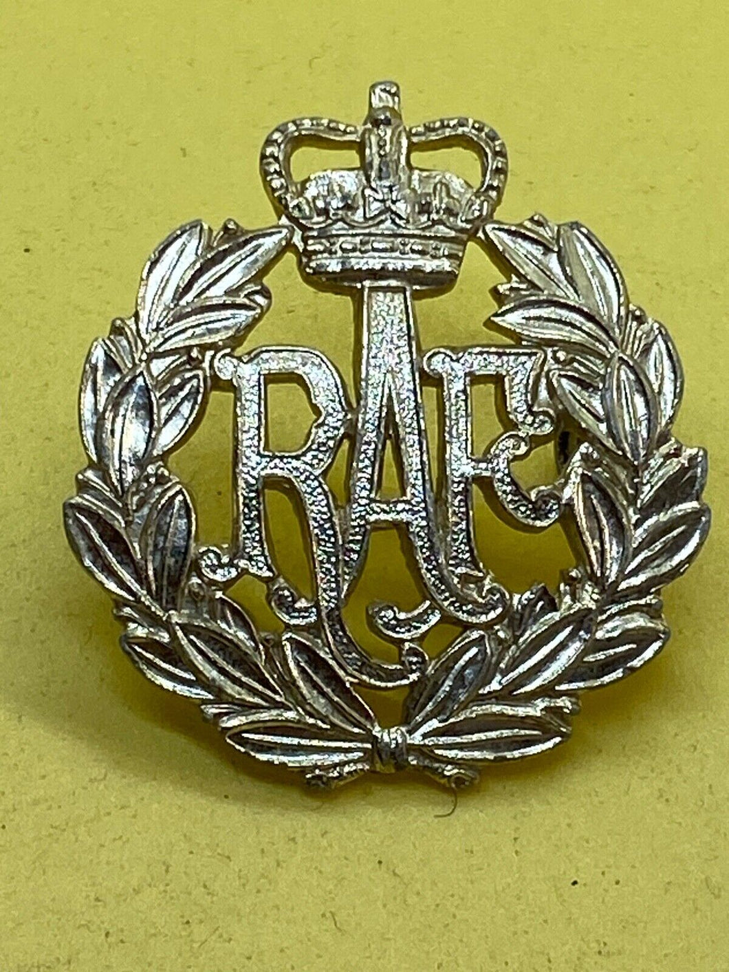 Original British RAF Royal Air Force Post 1953 Cap Badge