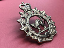 Charger l&#39;image dans la galerie, Genuine Canadian Army Ontario Regiment Cap Badge
