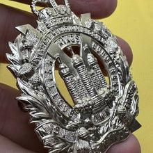 Lade das Bild in den Galerie-Viewer, Kings Own Scottish Borderers Regiment - British Army Cap Badge
