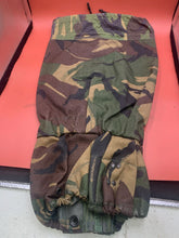 Lade das Bild in den Galerie-Viewer, Genuine British Army Surplus DPM Camouflaged Gaiters - Size Standard
