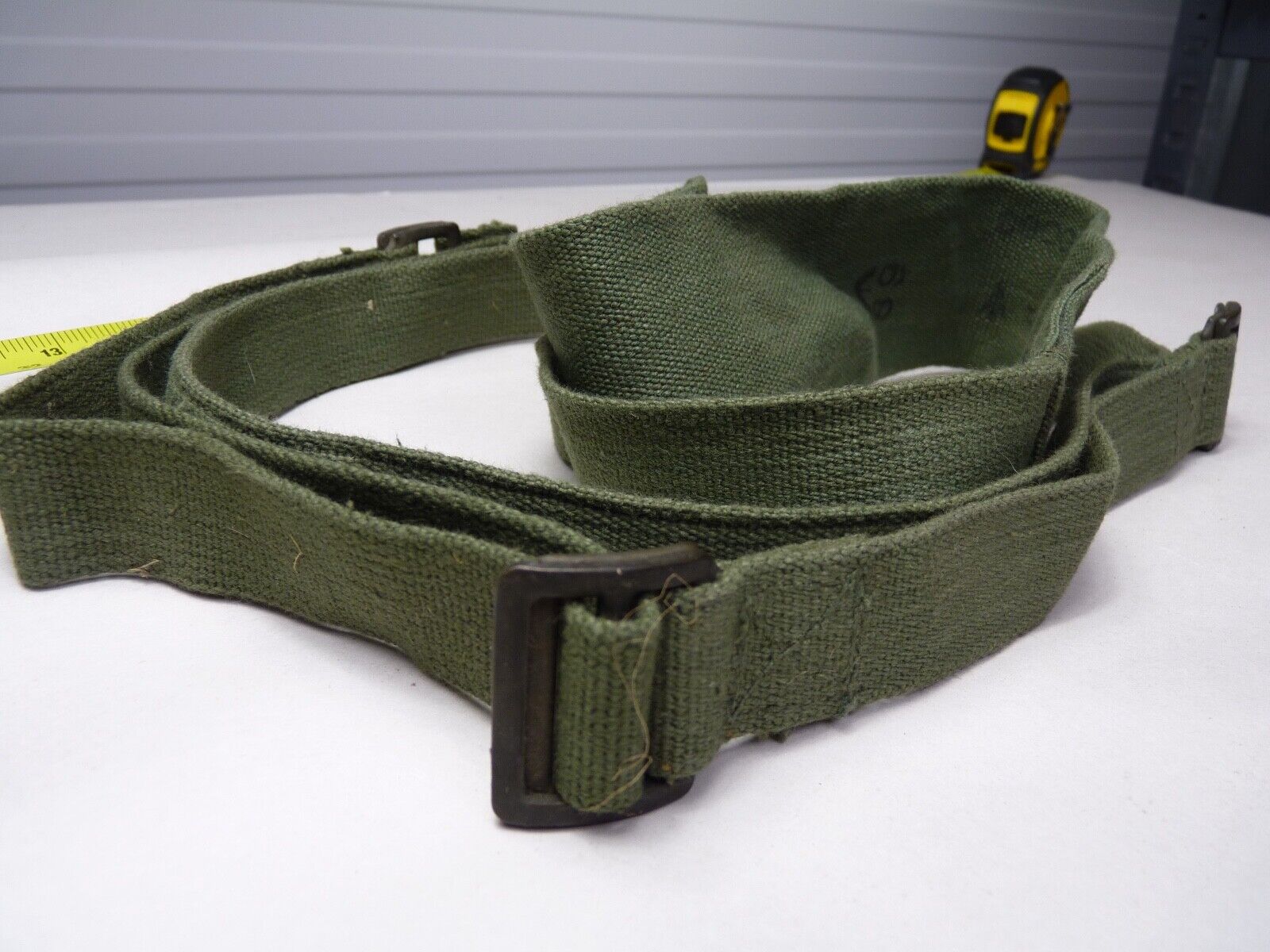 Original WW2 British Army 44 Pattern Shoulder / Extended Equipment Strap - 1945 - The Militaria Shop