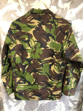 Load image into Gallery viewer, Genuine British Army DPM Camouflaged Combat Jacket Smock - 160/88
